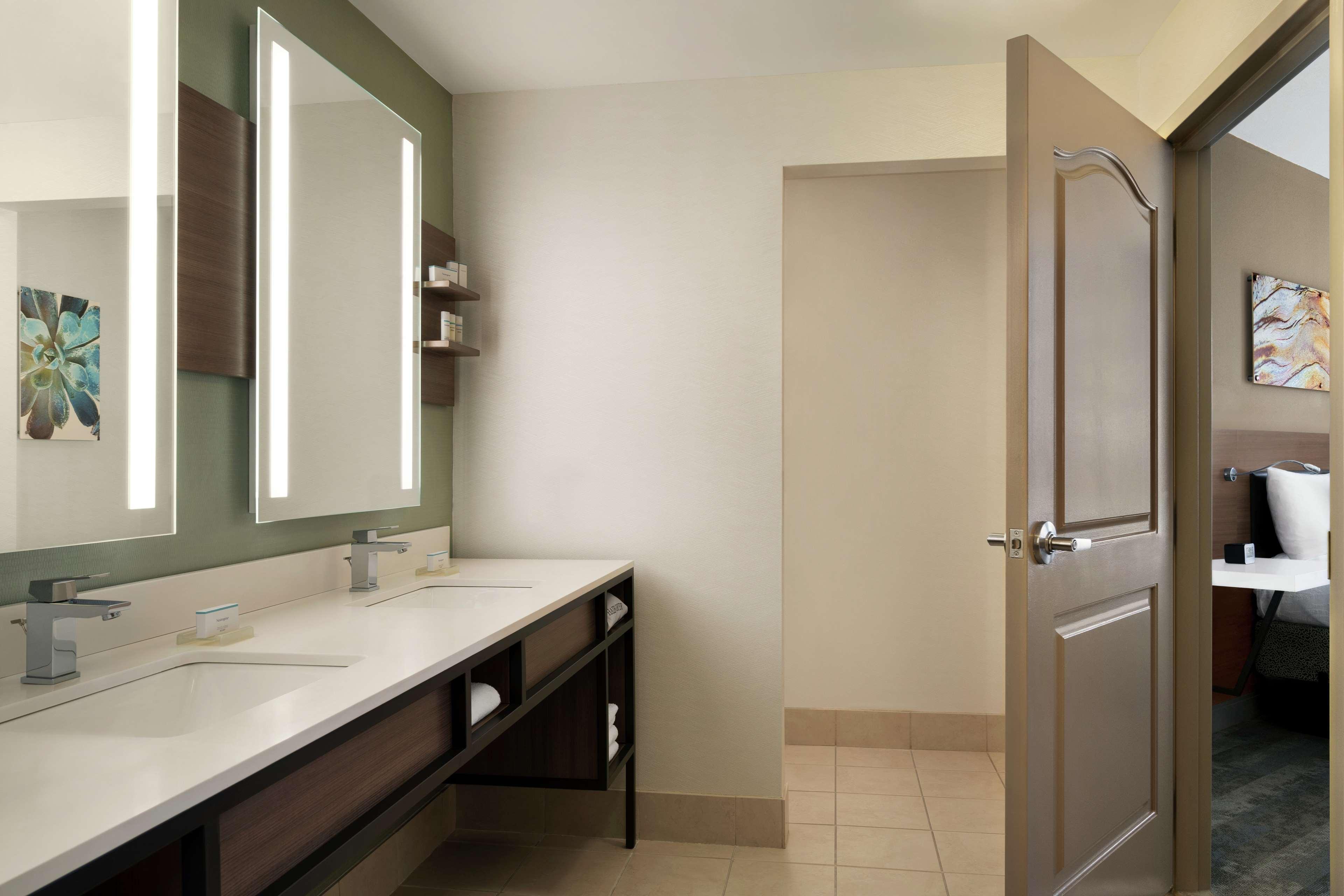 Hilton Garden Inn Charlotte/Ayrsley Exterior photo